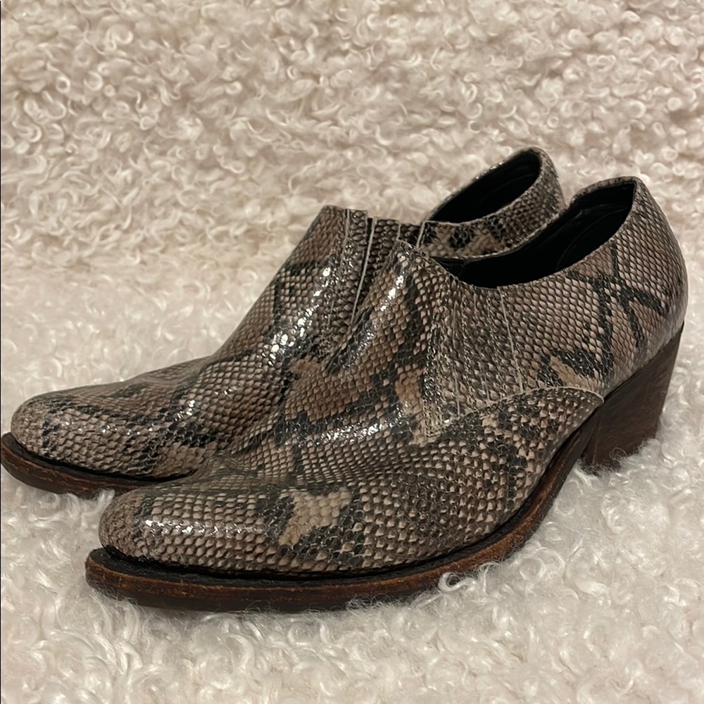 Jeffrey Campbell Frontier Women’s Short Western Boots